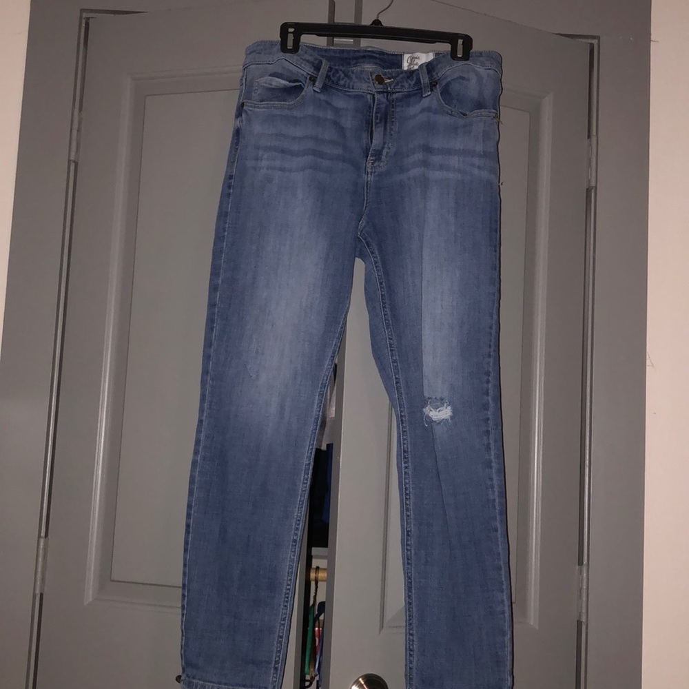 Light Wash Distress Jeans